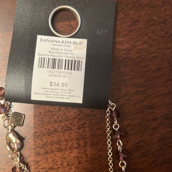 NWT Beautiful and dainty necklace with garnet colored beading and stones - Picture 5 of 8